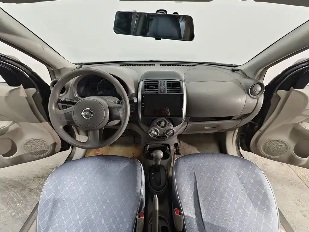 Nissan Sunny — миниатюра 9