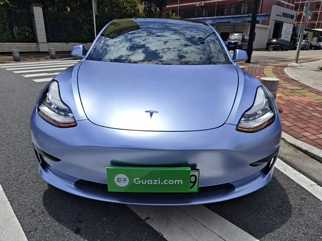 Tesla Model 3 — миниатюра 3