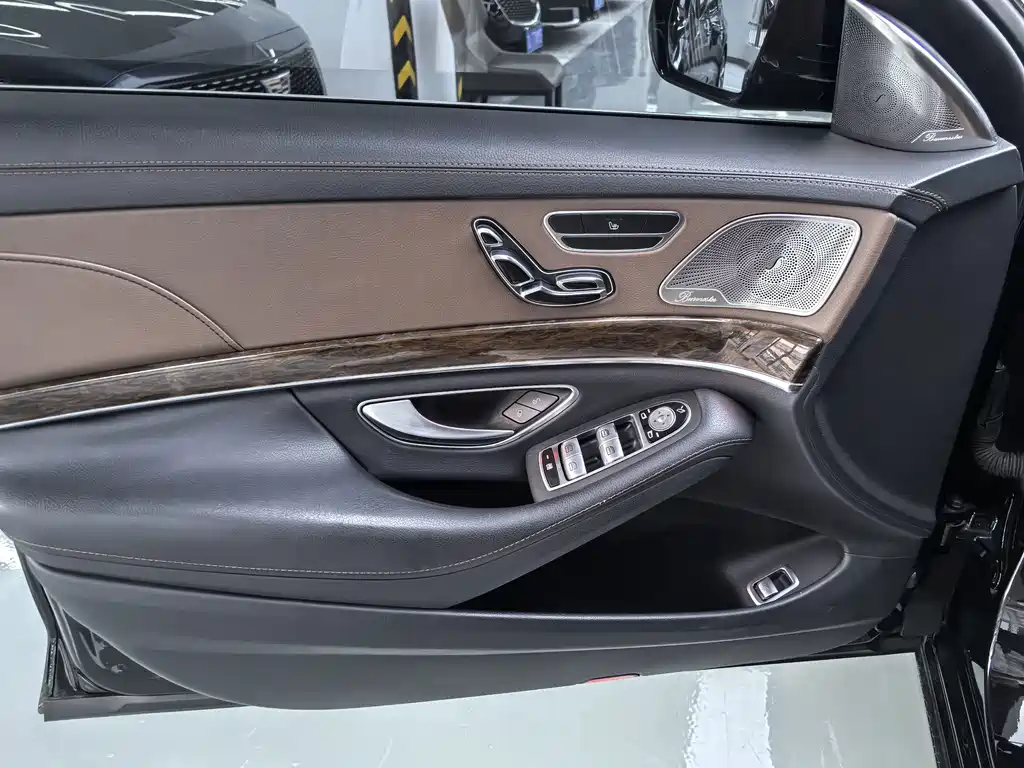 Mercedes-Benz S-Class — миниатюра 5