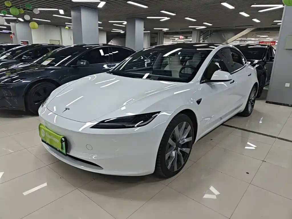 Tesla Model 3 — миниатюра 2