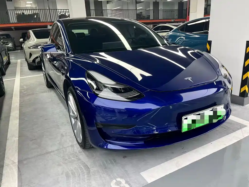 Tesla Model 3 — миниатюра 3