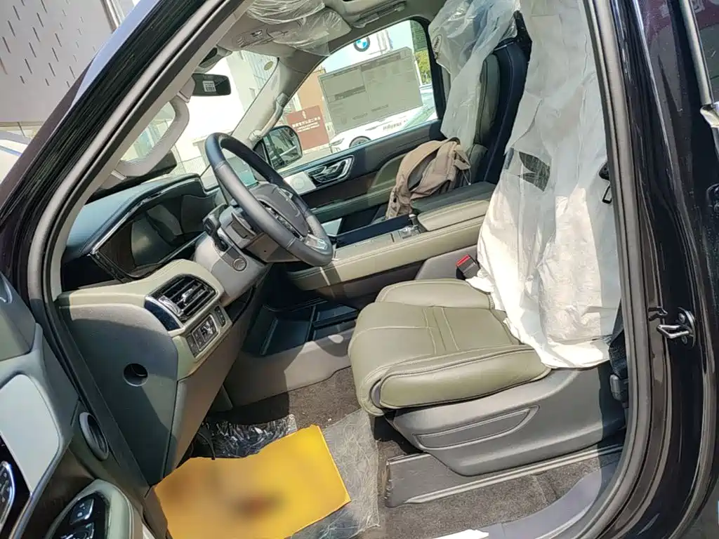 Lincoln Navigator — миниатюра 15