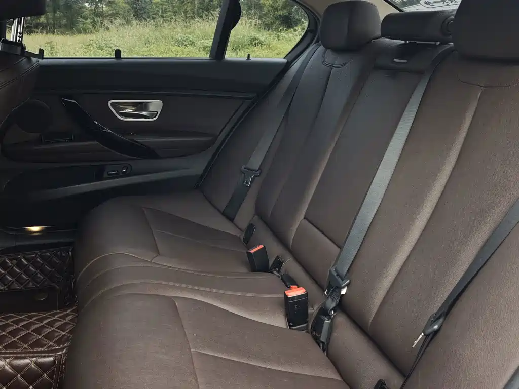 BMW 3 Series — миниатюра 6