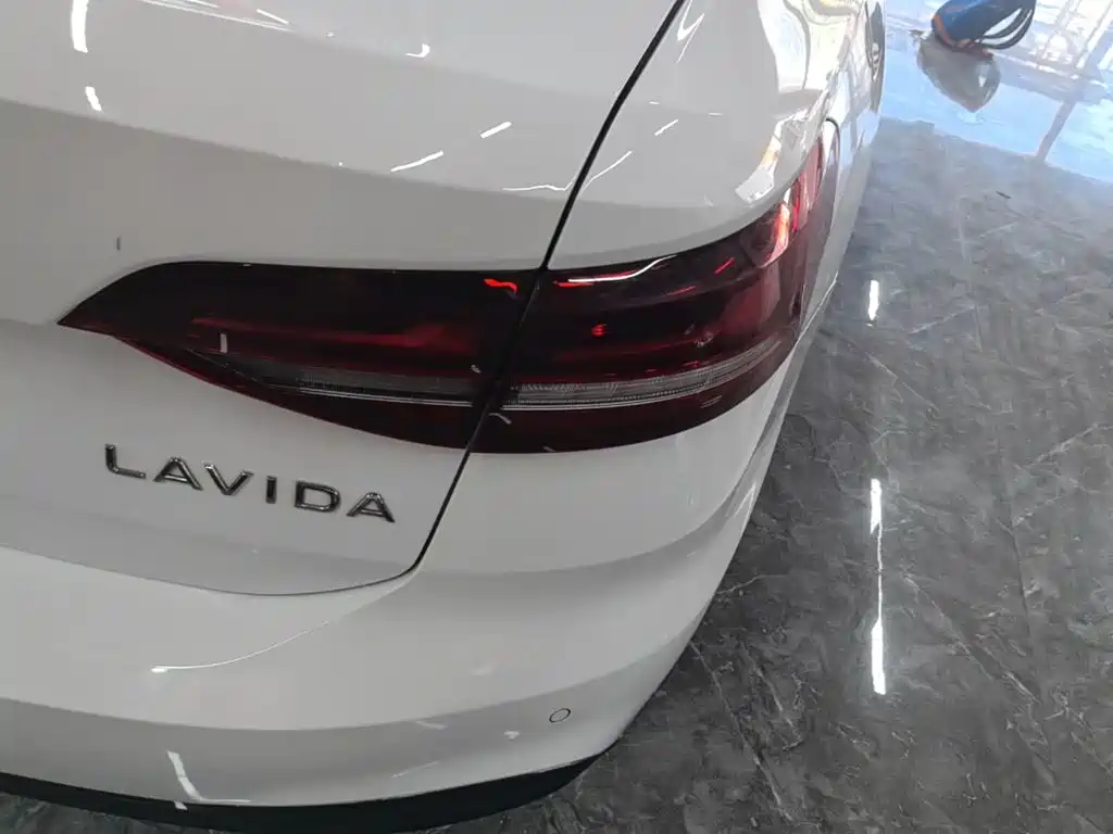 Volkswagen Lavida — миниатюра 8