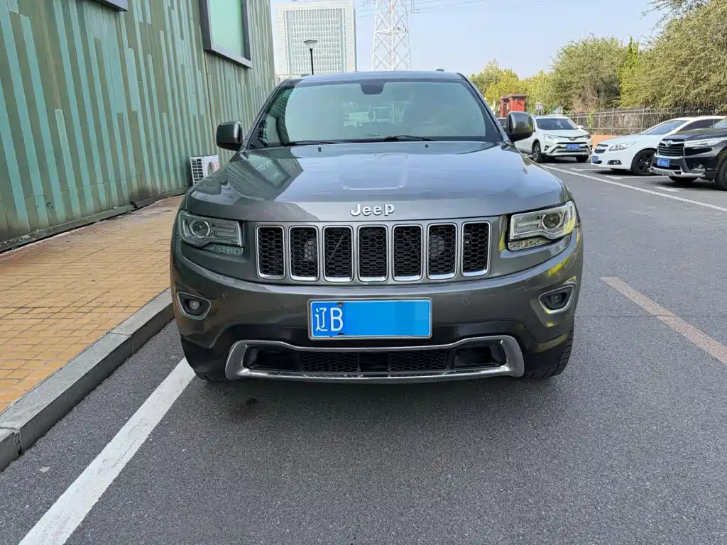 Jeep Grand Cherokee (Import) — миниатюра 2