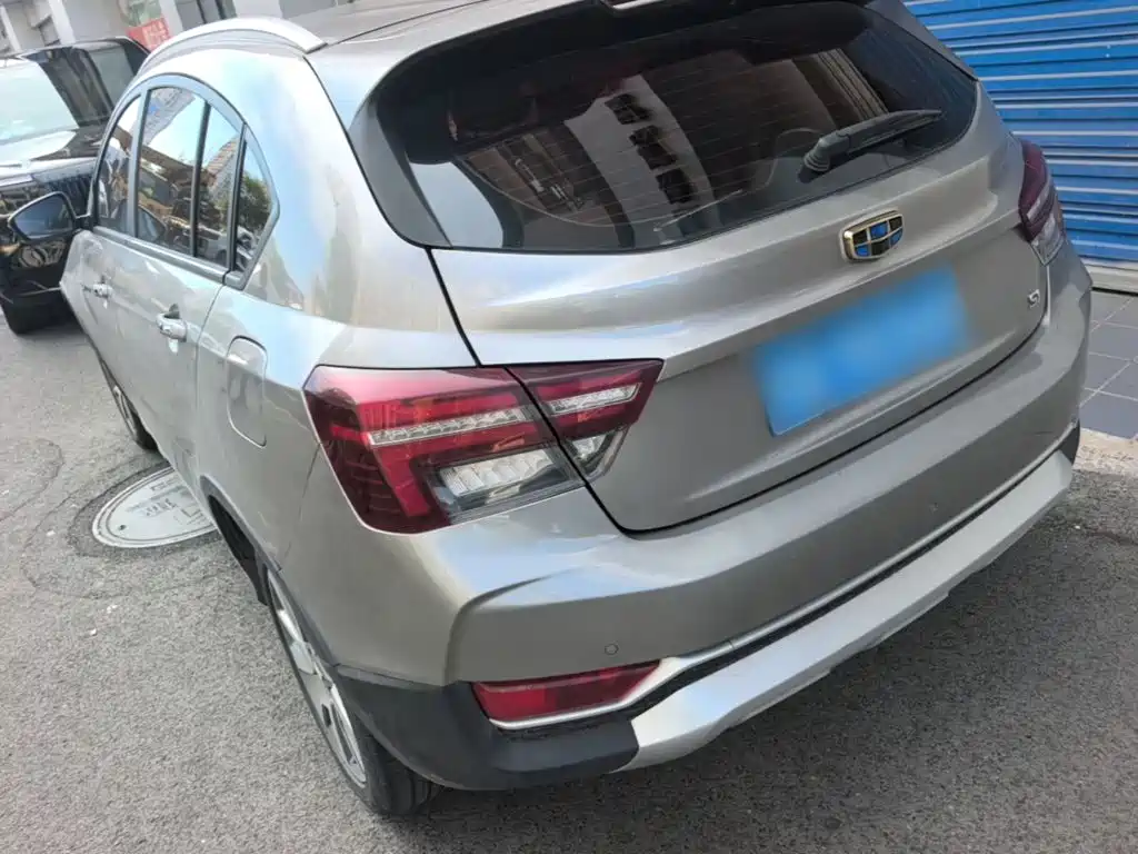 Geely Vision S1 — миниатюра 5