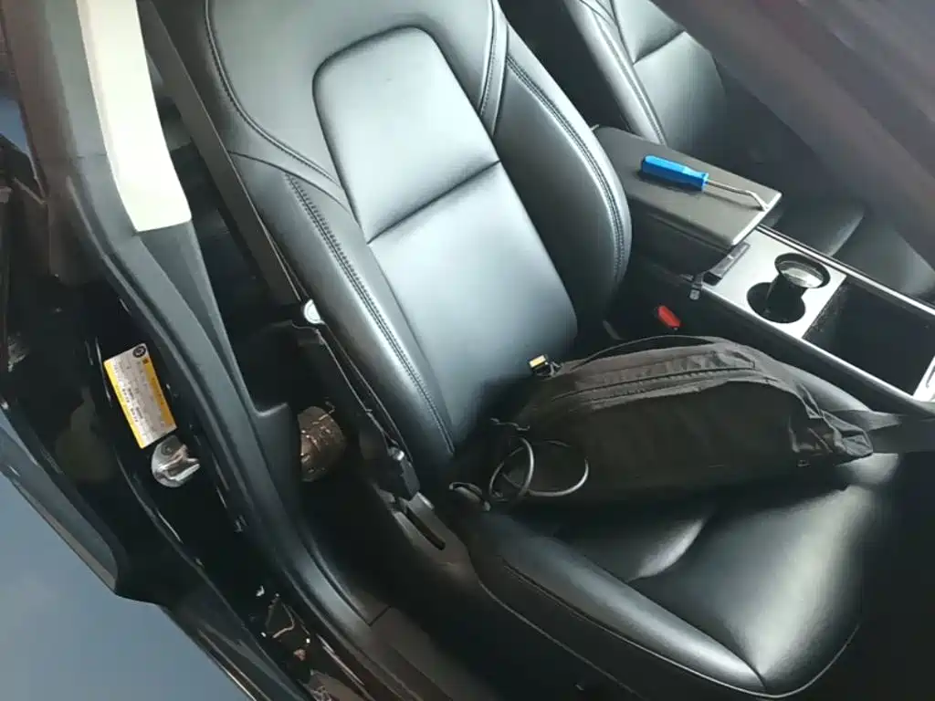 Tesla Model 3 — миниатюра 25