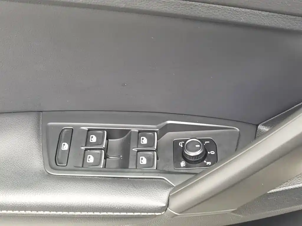 Volkswagen Tiguan L — миниатюра 9