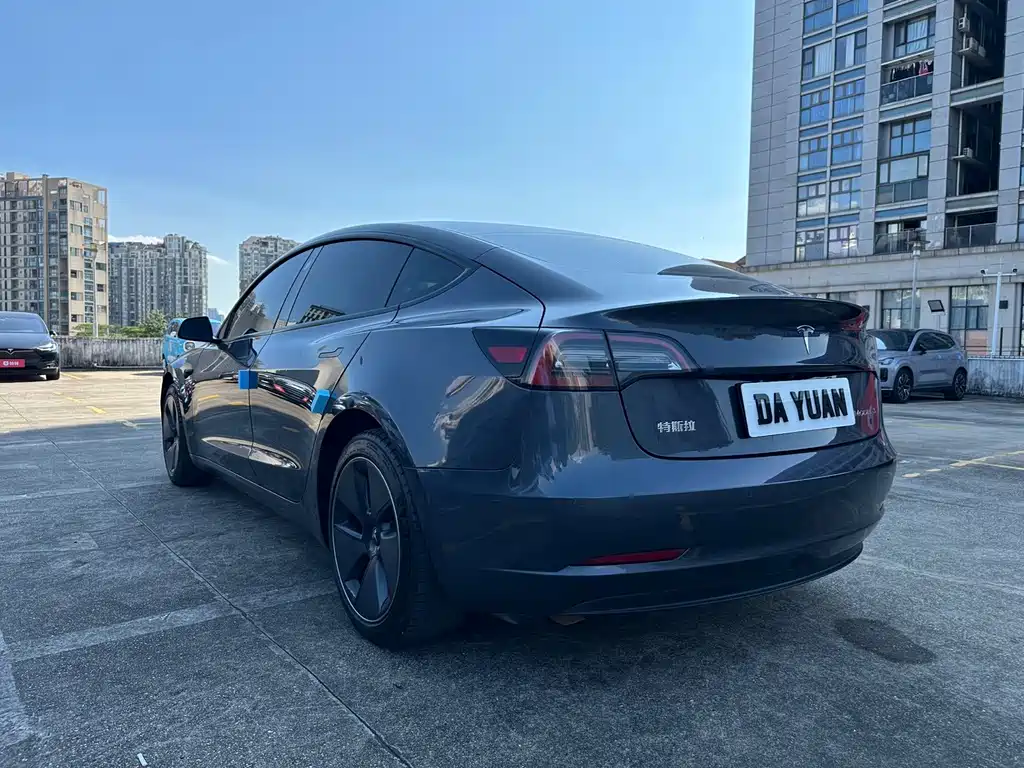 Tesla Model 3 — миниатюра 8