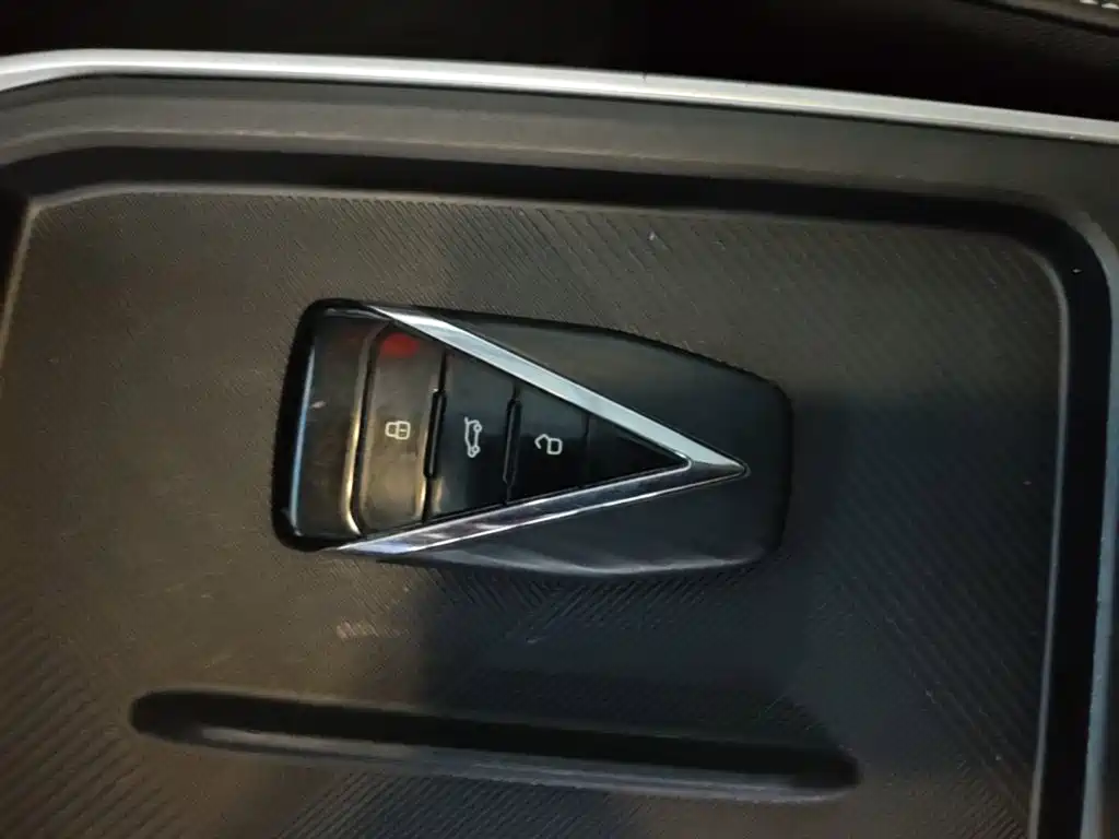 Venucia VX6 — миниатюра 9