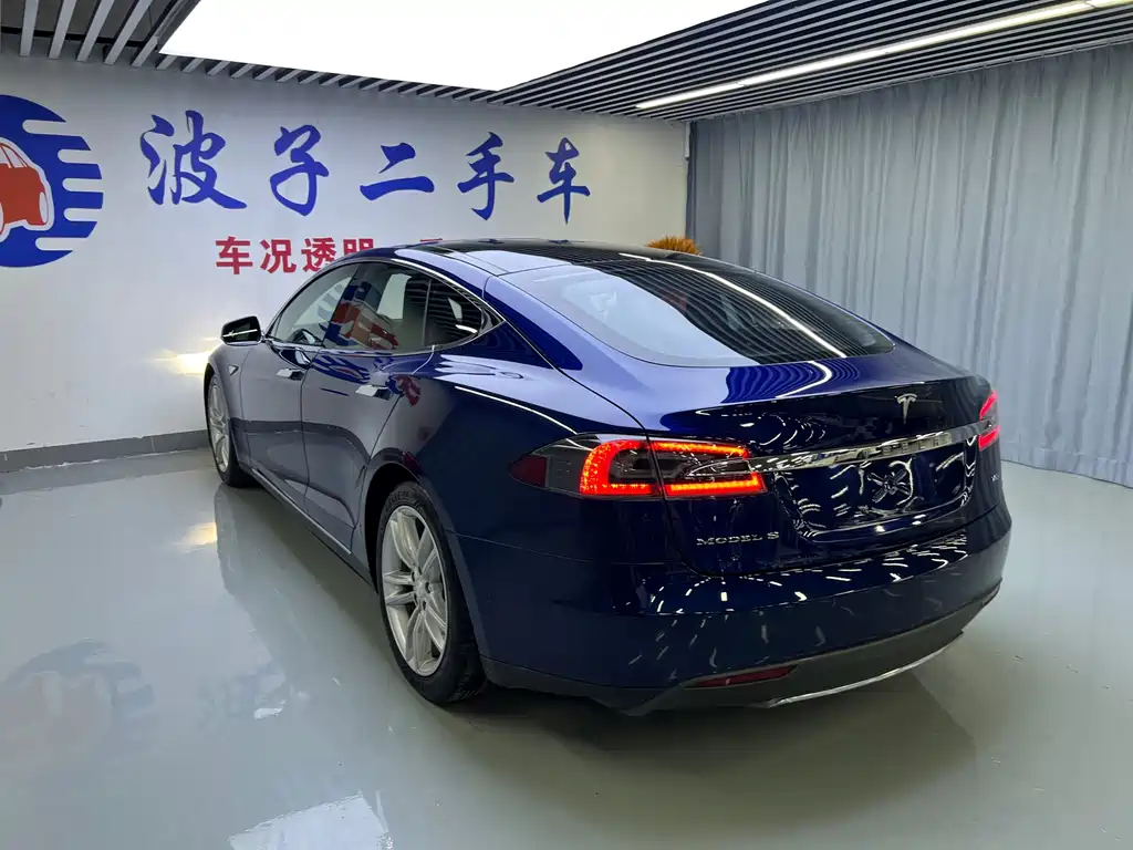 Tesla Model S — миниатюра 18