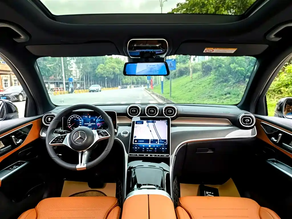 Mercedes-Benz GLC 2025 GLC 260 L 4MATIC