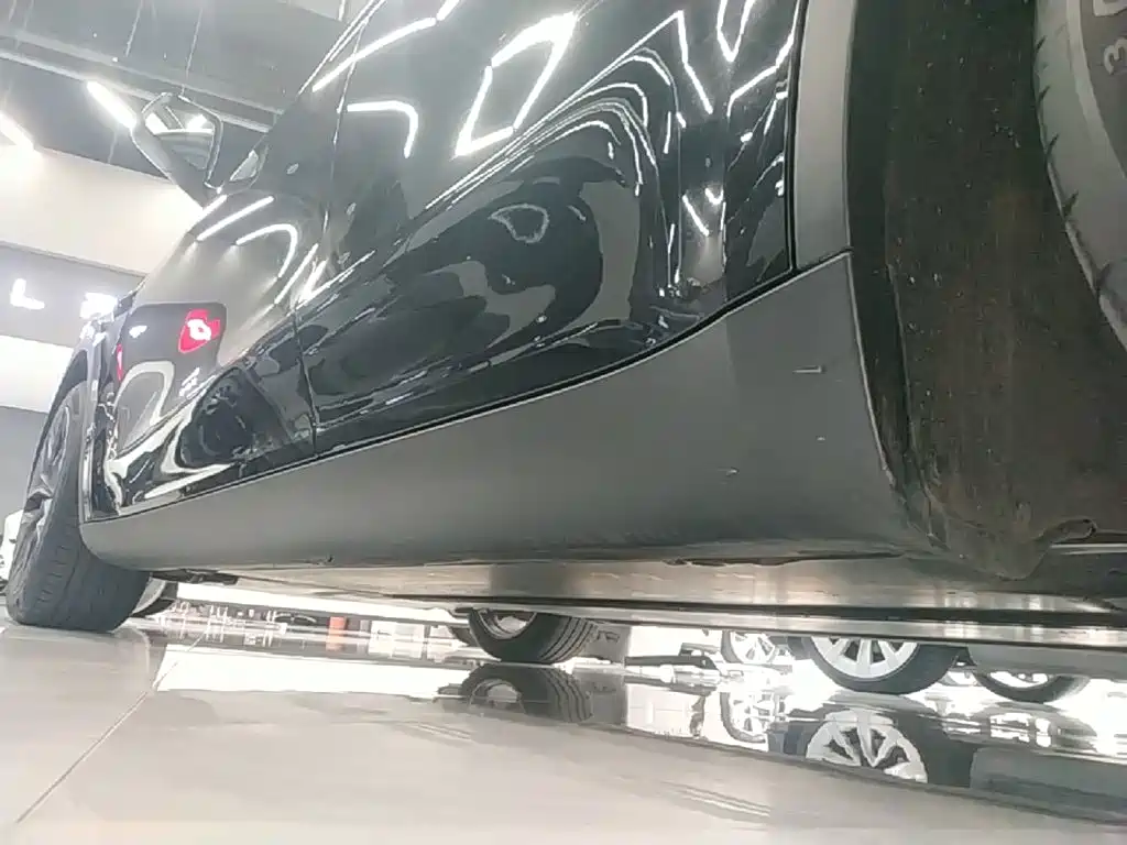 Tesla Model Y — миниатюра 22