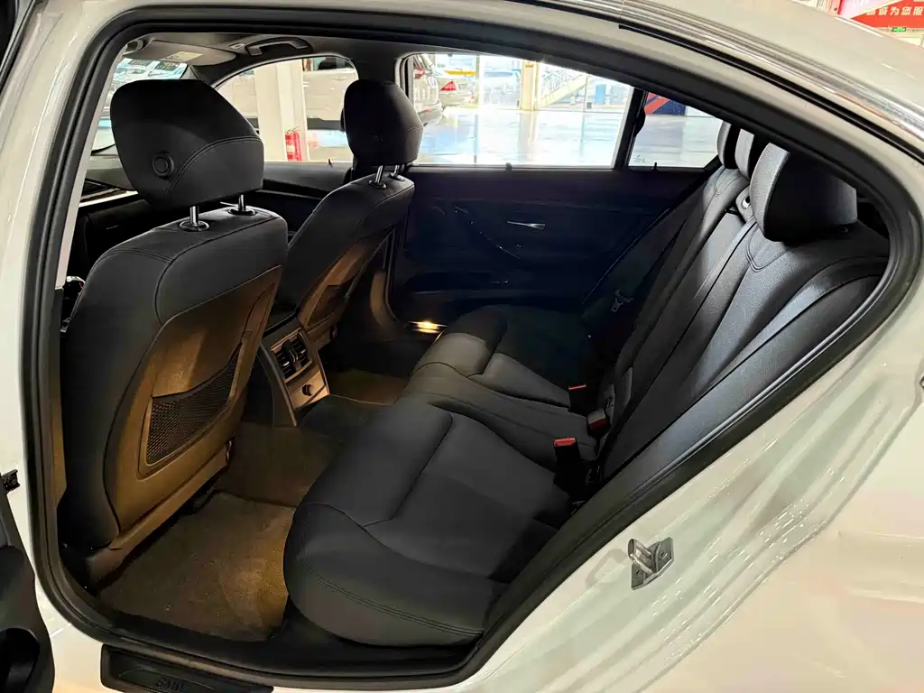 BMW 3 Series — миниатюра 14
