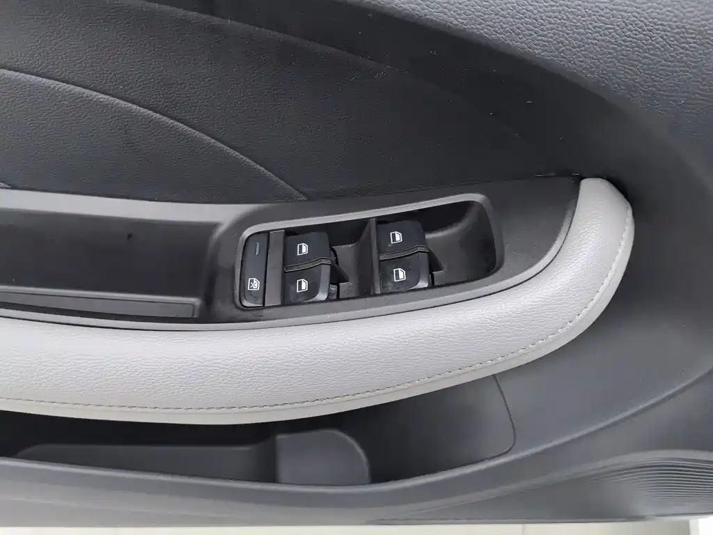 Roewe Ei5 — миниатюра 9