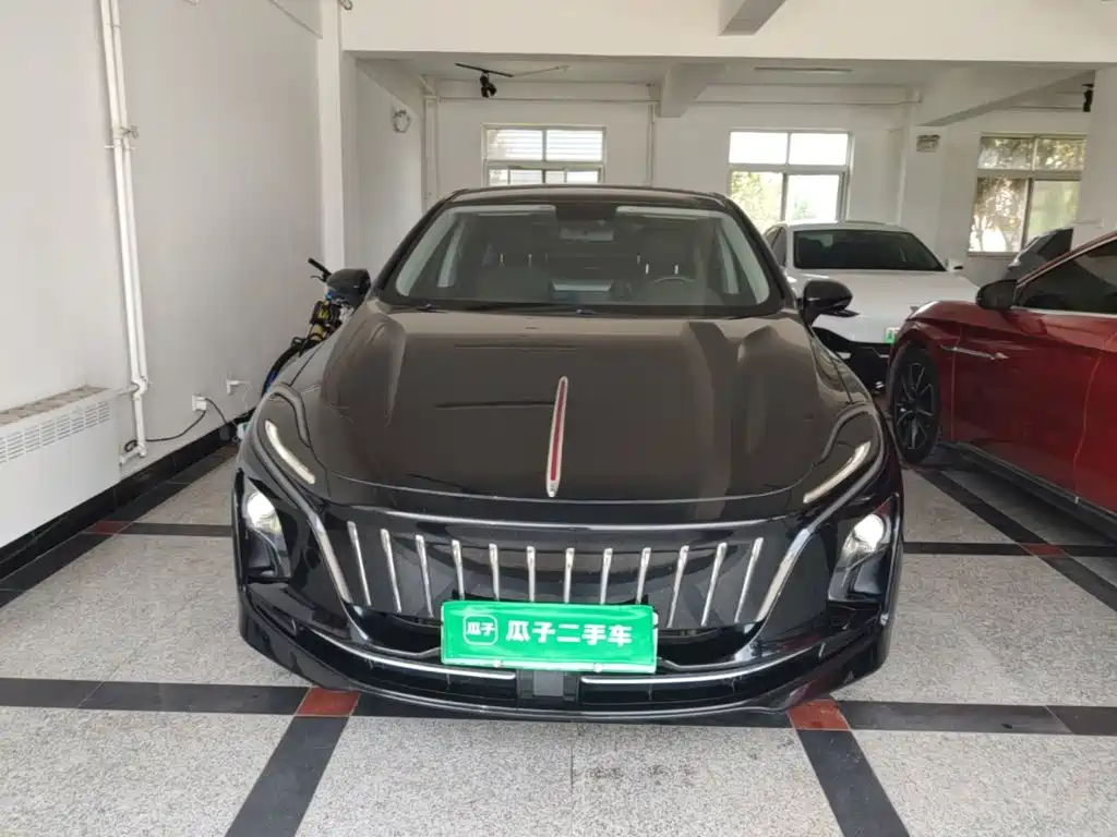Hongqi Hongqi E-QM5 — миниатюра 3