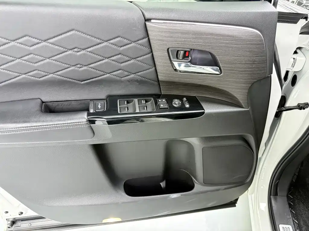 Honda Elysion — миниатюра 13