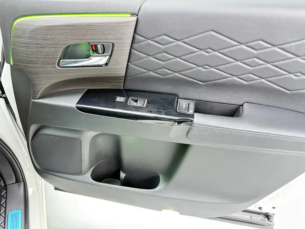 Honda Elysion — миниатюра 12