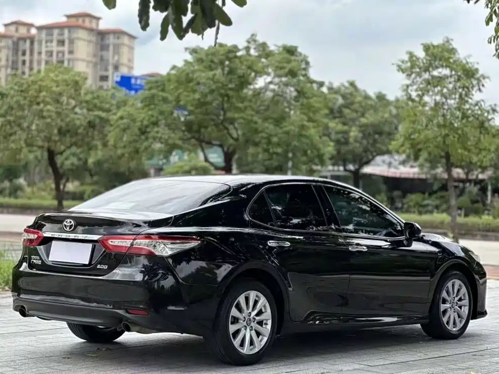 Toyota Camry — миниатюра 14