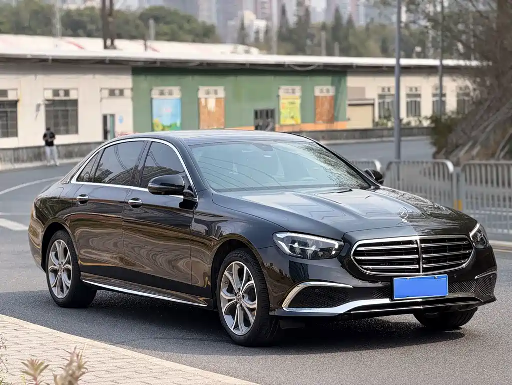 Mercedes-Benz E-Class — миниатюра 3