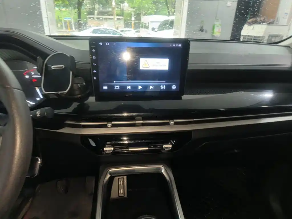 Wuling Jiachen — миниатюра 13