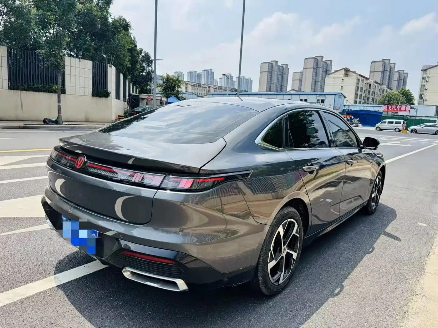 Chang'an Yidong 2025 Silver/gray из Китая