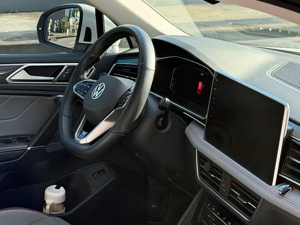 Volkswagen Tiguan L — миниатюра 9