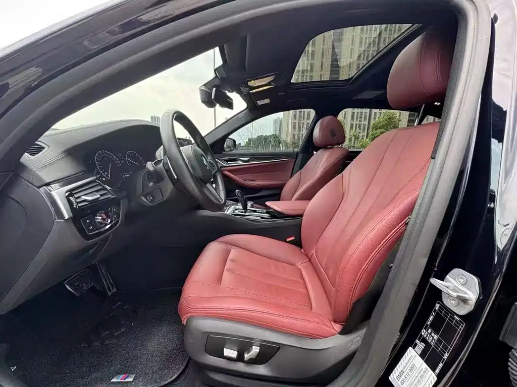 BMW 5 Series — миниатюра 4