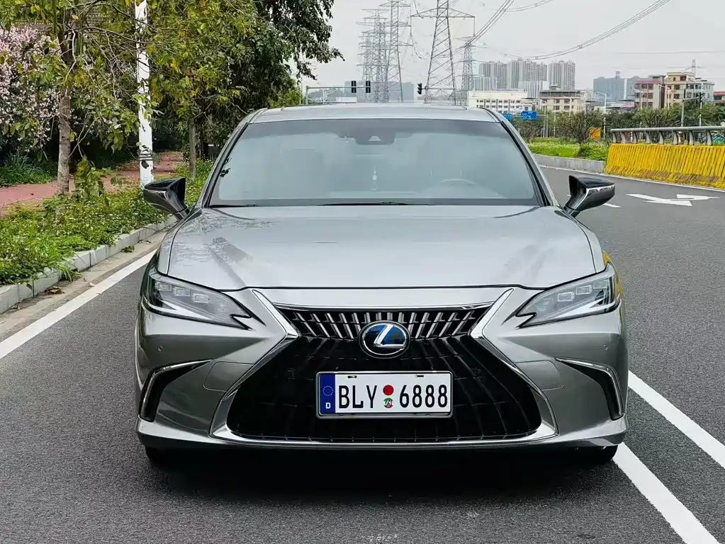 Lexus ES — миниатюра 2
