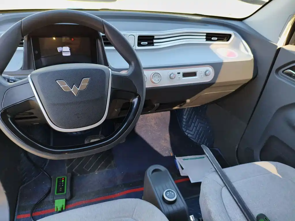Wuling MINIEV — миниатюра 10