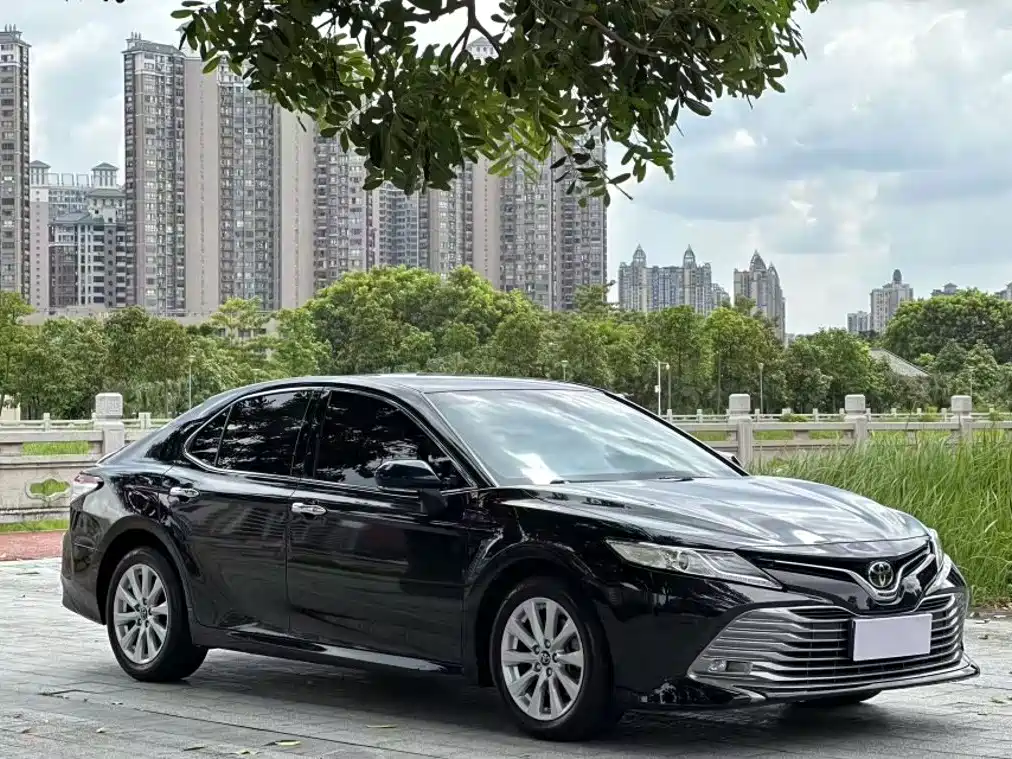 Toyota Camry — миниатюра 10