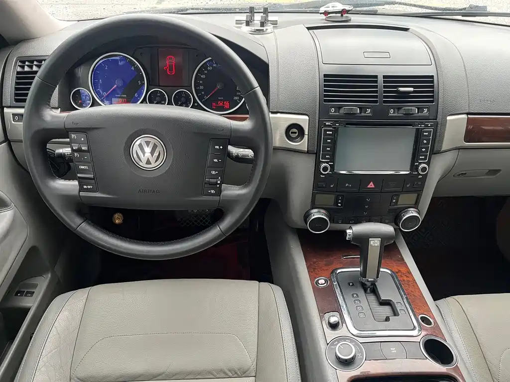 Volkswagen Touareg — миниатюра 10