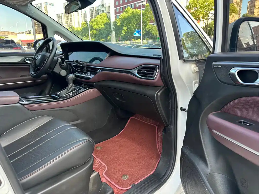 GAC Motor Trumpchi M6 — миниатюра 17