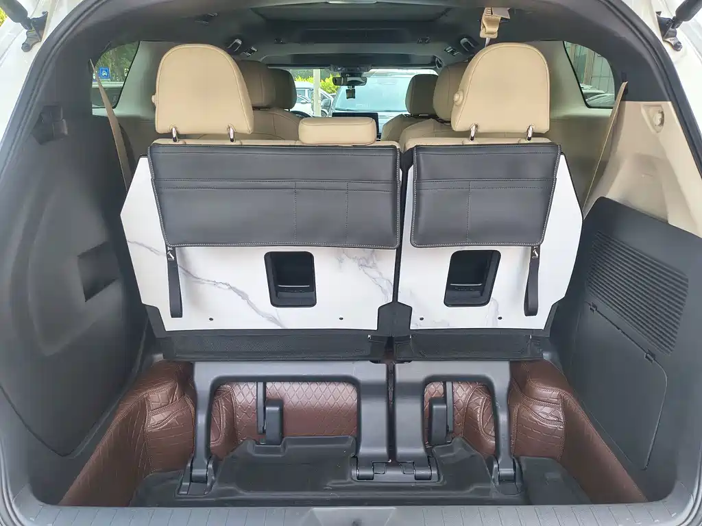 Toyota Granvia — миниатюра 16