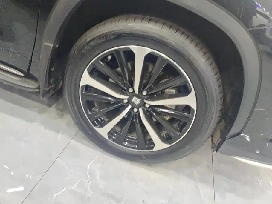 Toyota Crown Kluger — миниатюра 6