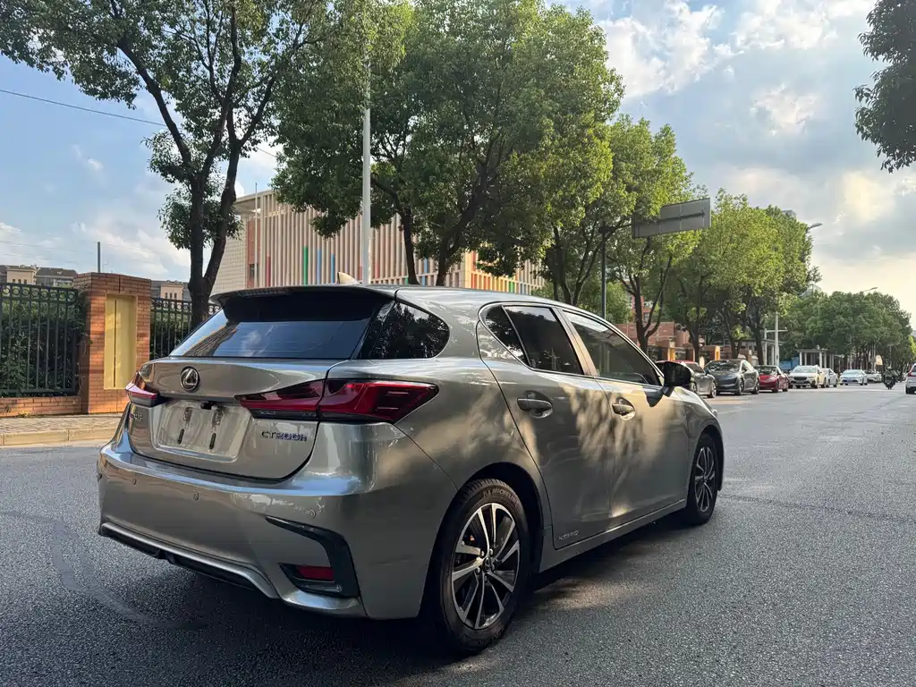 Lexus CT — миниатюра 4
