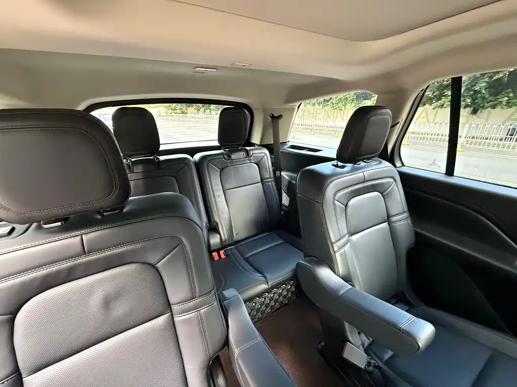 Lincoln Aviator — миниатюра 14