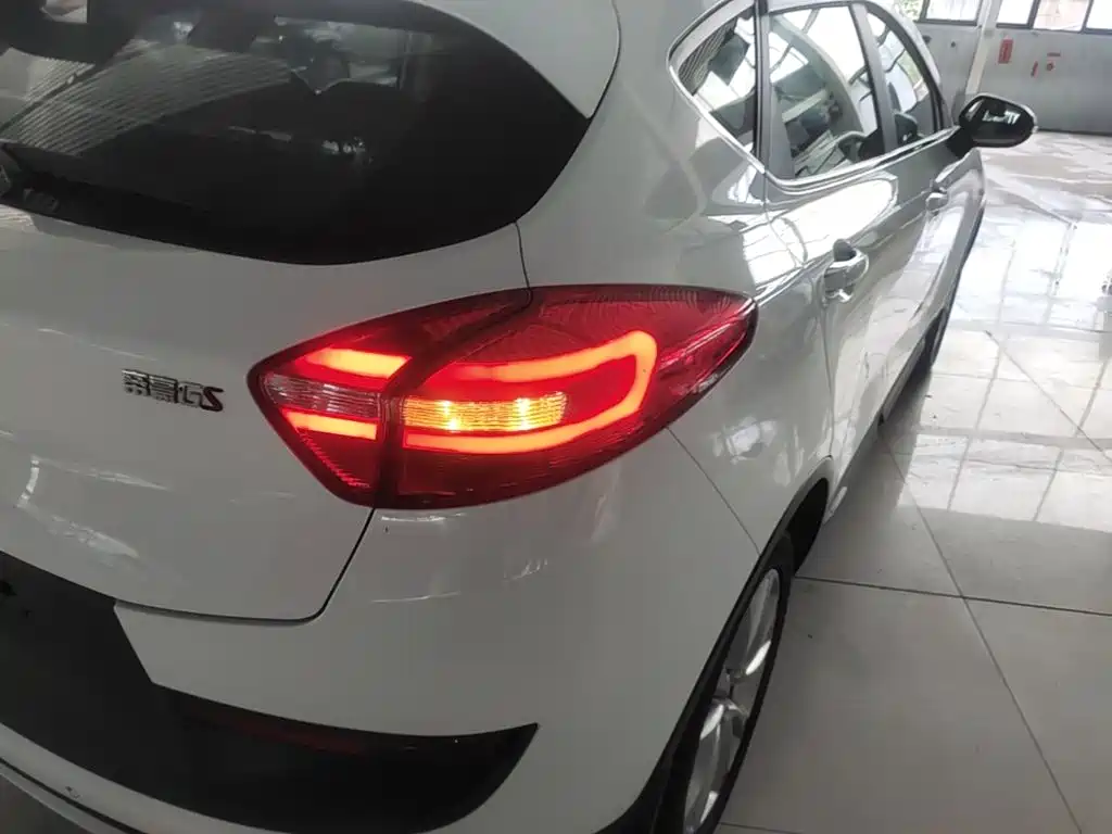 Geely Emgrand GS — миниатюра 8