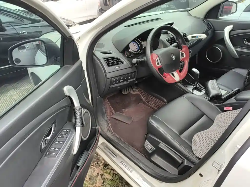 Renault Fluence — миниатюра 16