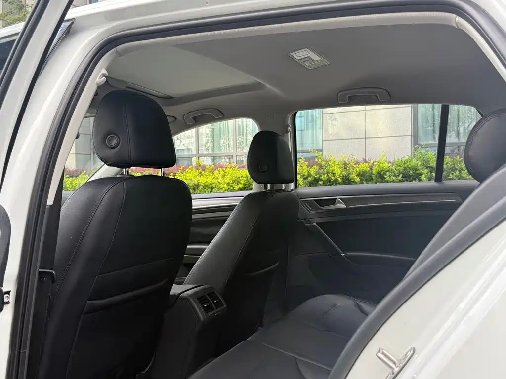 Volkswagen Golf — миниатюра 10