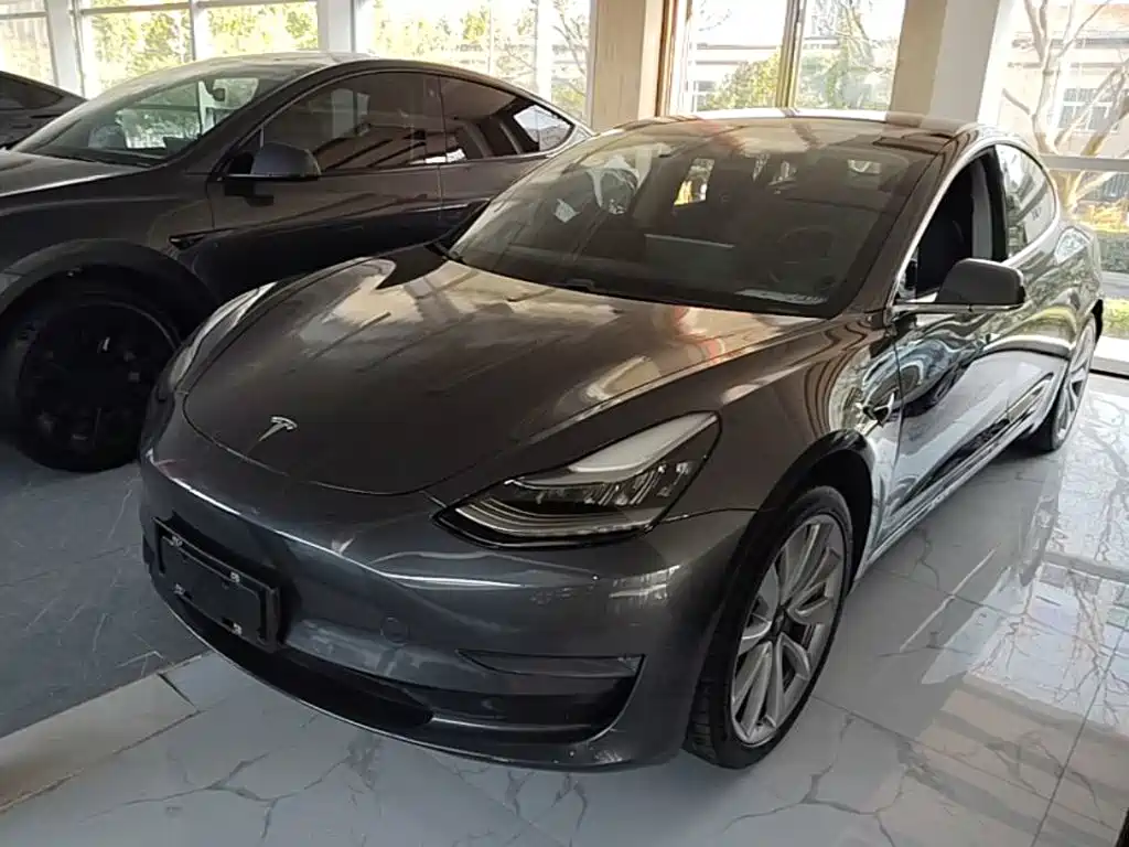 Tesla Model 3 — миниатюра 2
