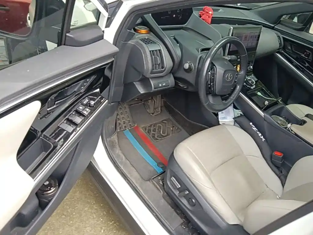 Toyota bZ4X — миниатюра 23