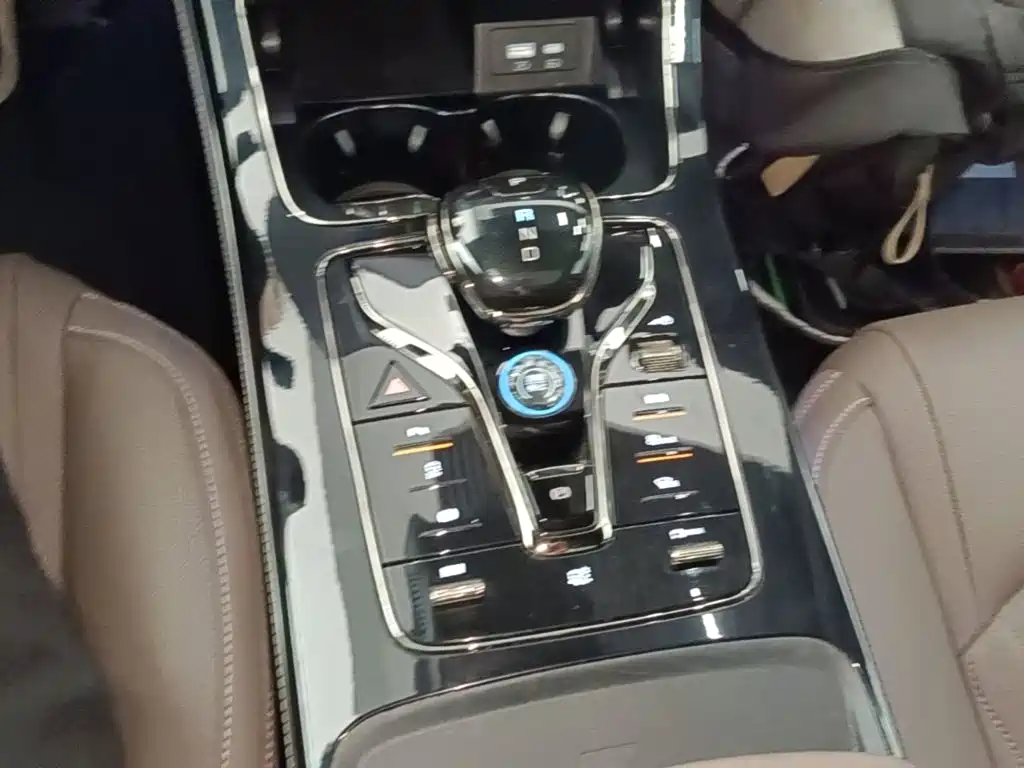 BYD Han — миниатюра 14