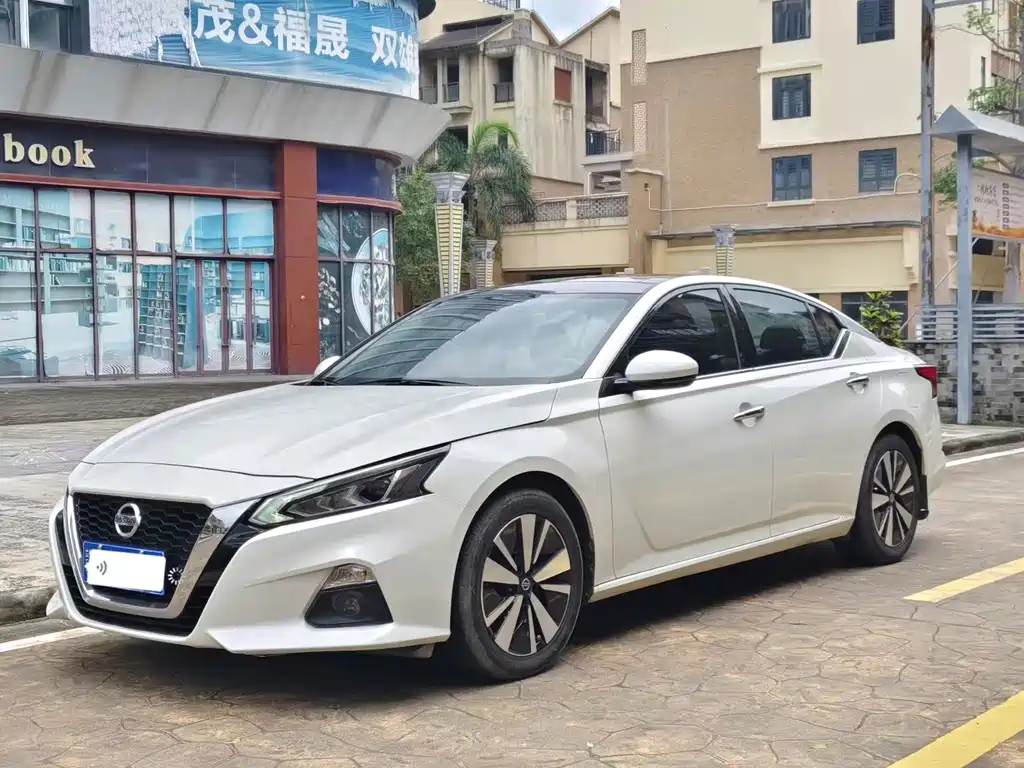 Купить Nissan Teana