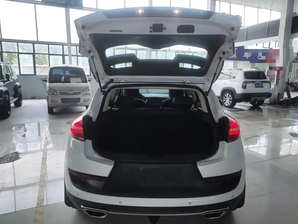 Geely Emgrand GS — миниатюра 19