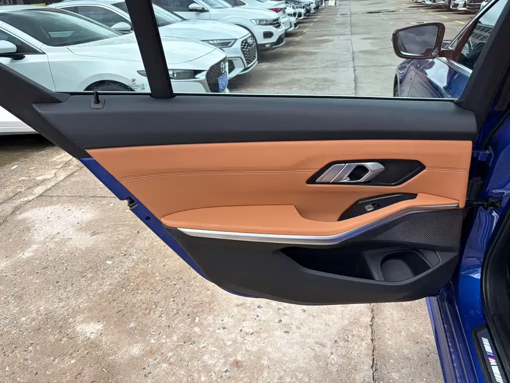 BMW 3 Series — миниатюра 17