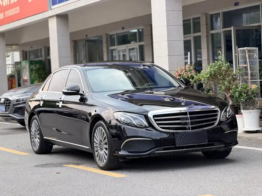 Mercedes-Benz E-Class — миниатюра 6