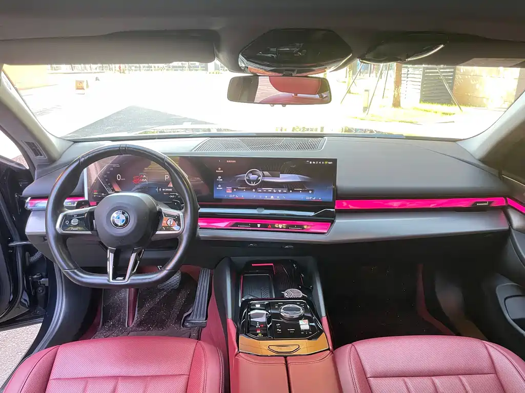 BMW 5 Series — миниатюра 8