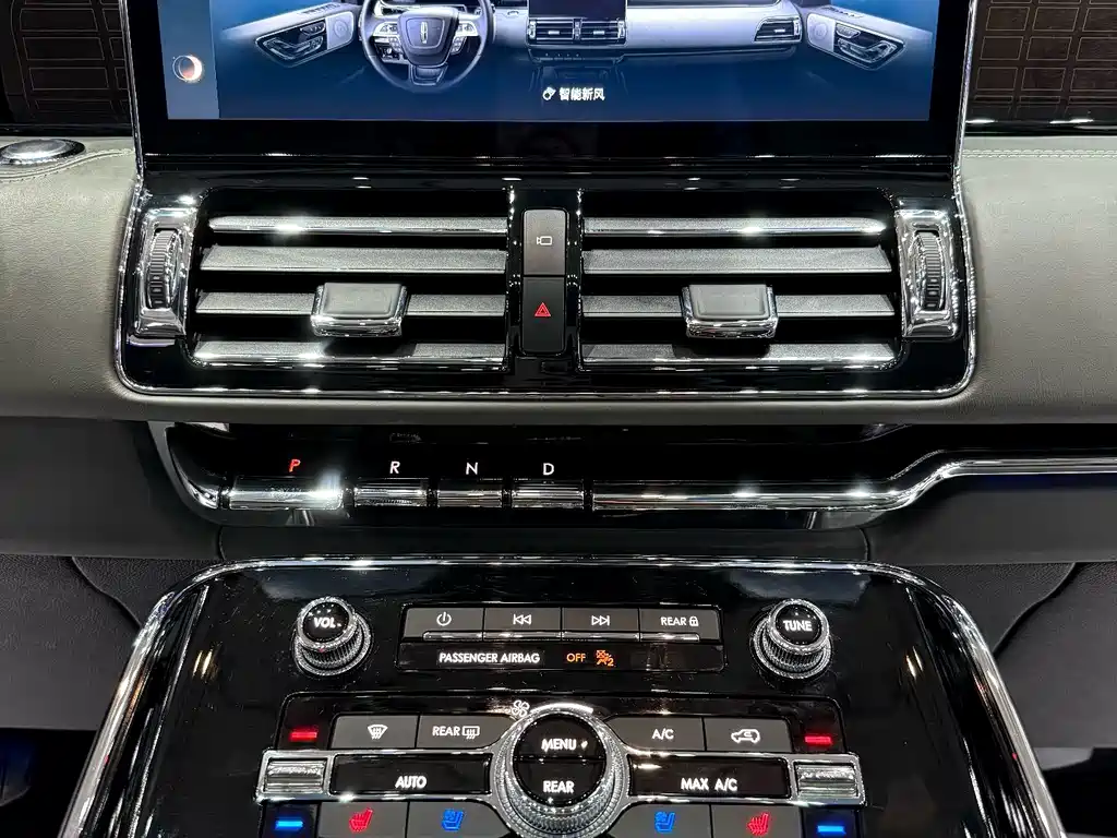 Lincoln Navigator — миниатюра 5