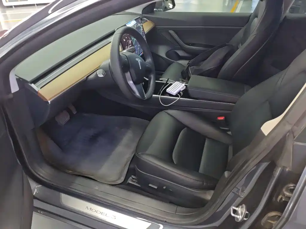Tesla Model 3 — миниатюра 15